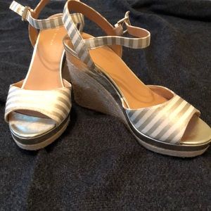 Tommy Hilfiger Gold & White Wedges
